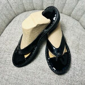 Born Black Patent Leather Thong Sandals